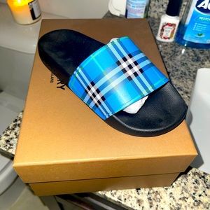 slippers burberry
